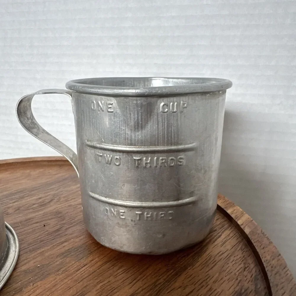 Vintage ALUMINUM Measuring ONE Cup Dry & 1 Cup w Handle & Double Spouts Set Of 2